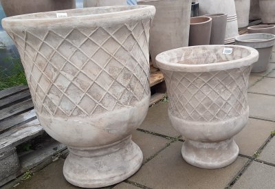 Urna Antik Terracotta På Fot